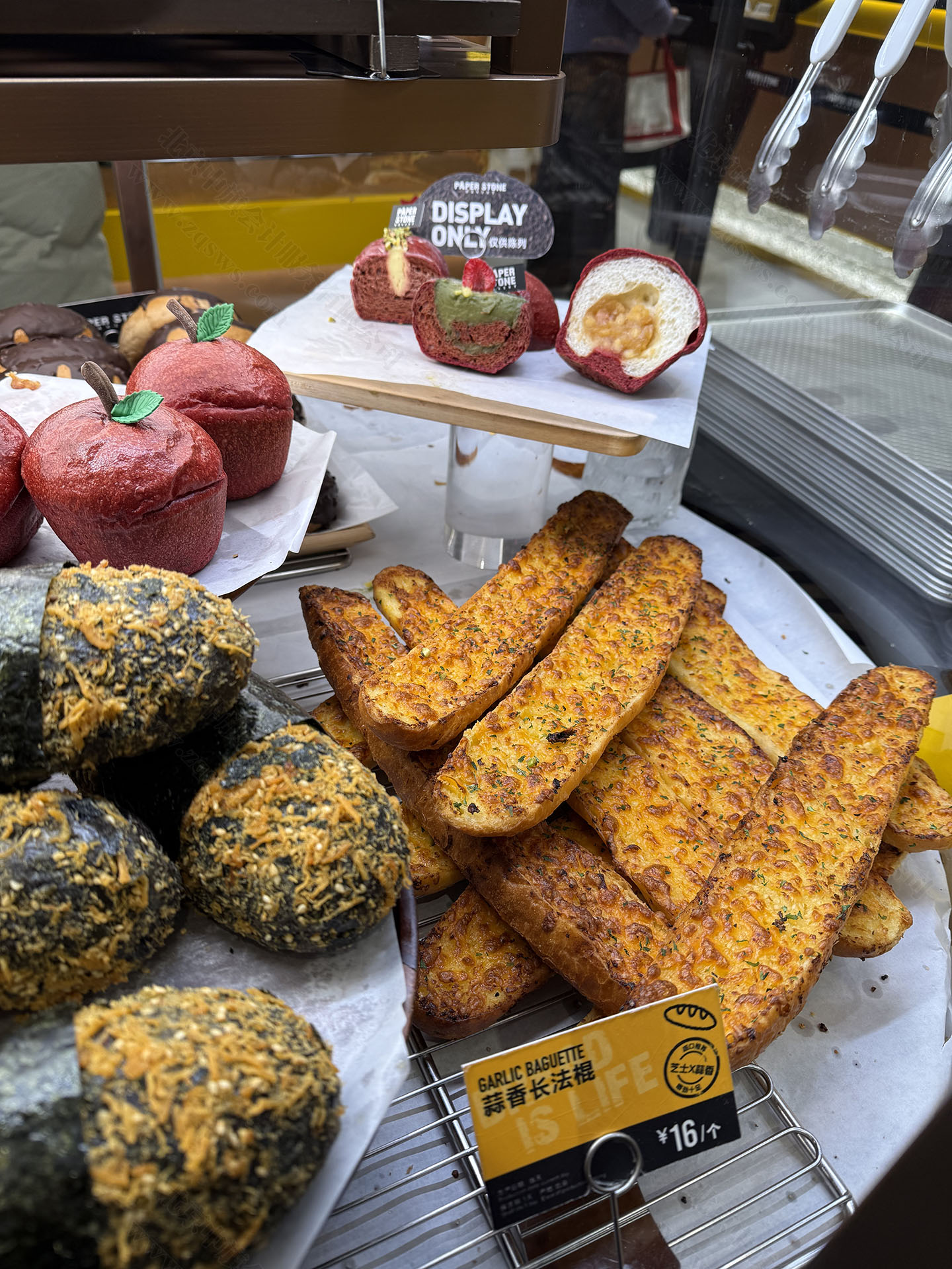 新鮮出爐的蛋糕.jpg 新鮮出爐的蛋糕.jpg