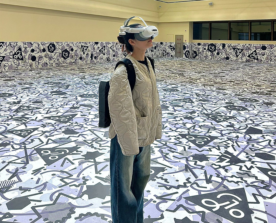 VR體驗(yàn)館正在體驗(yàn)的孩子們.jpg VR體驗(yàn)館正在體驗(yàn)的孩子們.jpg